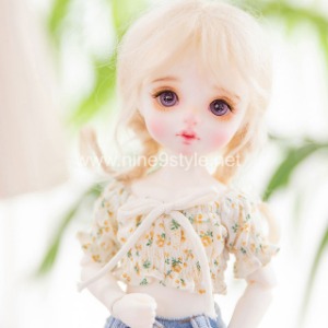 Pre-order USD J30 Square Crop Blouse Yellow Flower