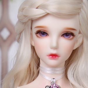 Model Delf Girl LAZULI